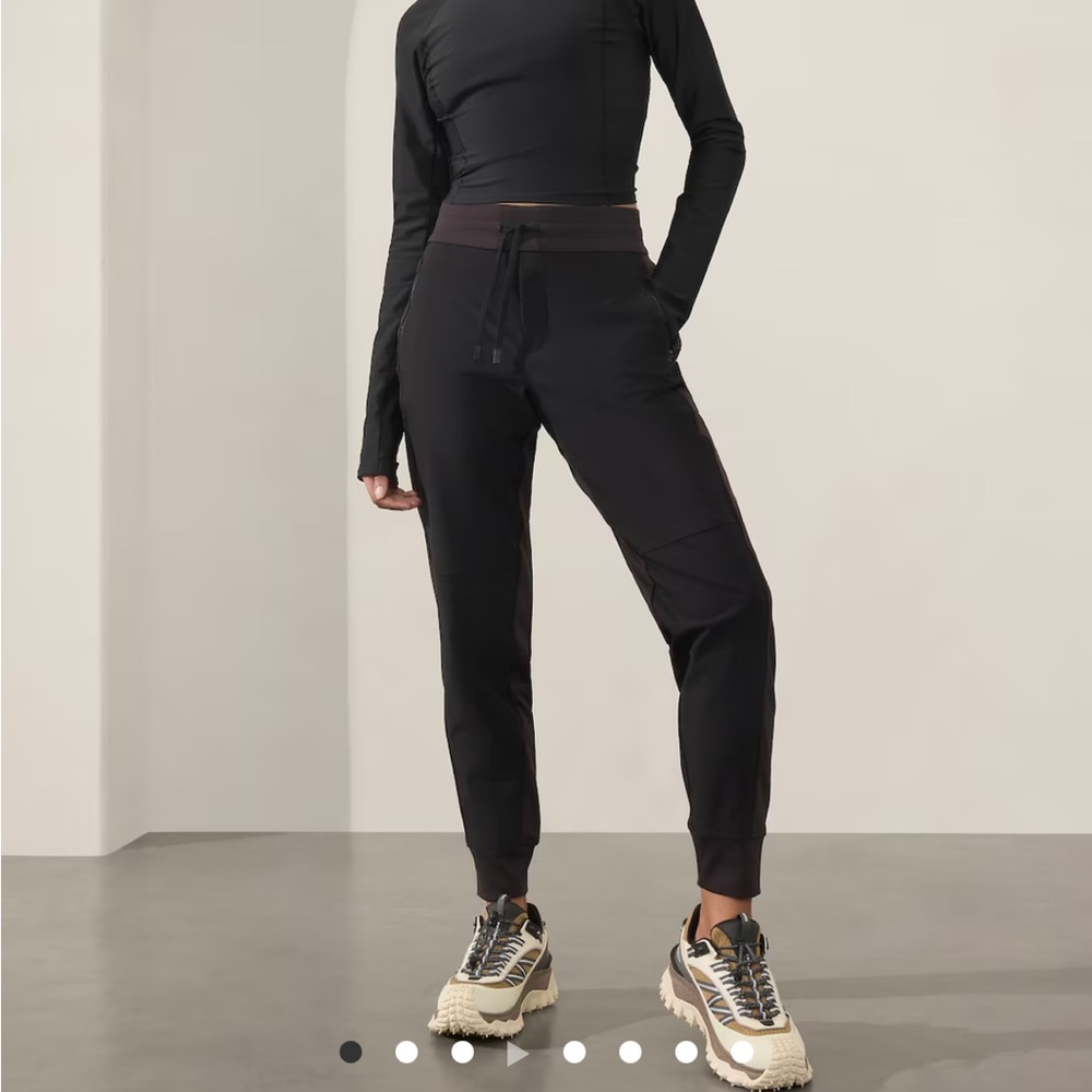 Athleta Women's Headlands Hybrid Trek Mid Rise Drawstring Jogger Black Size 10